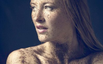 Skincare Tips & Tricks: Stop throwing away coffee grounds! Reuse them in an exfoliating facial scrub.